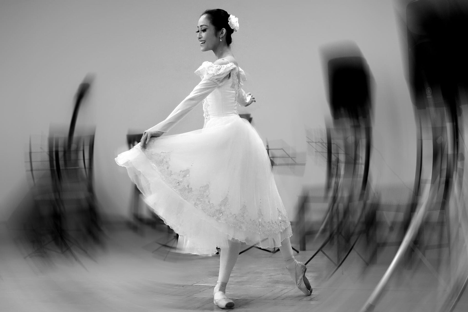 performer_slide2.jpg